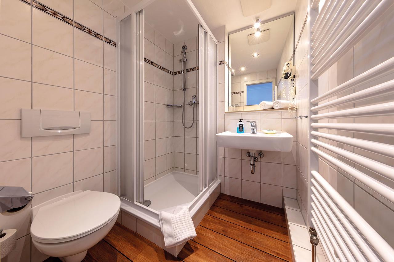 Standard Double Room,664475616:JPEG
