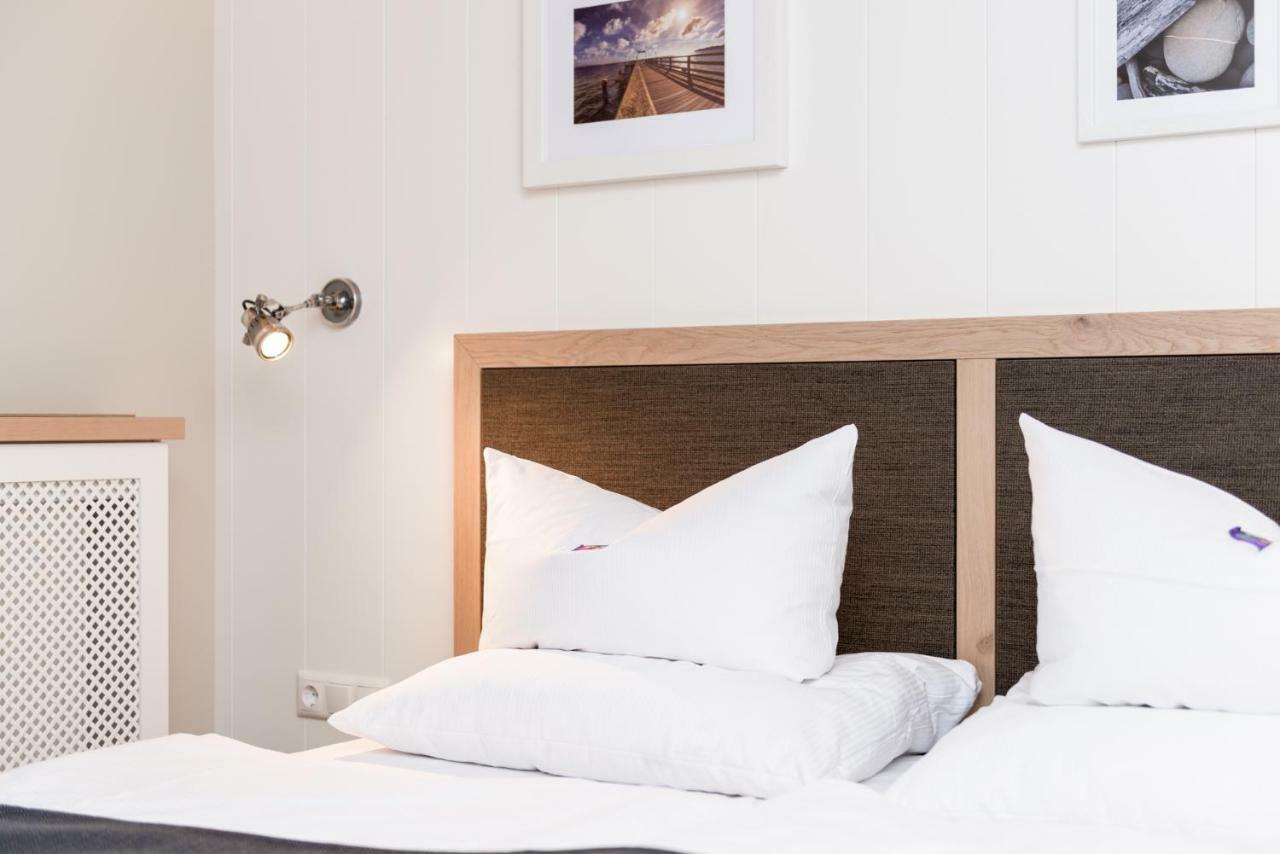 Two-Bedroom Apartment,799011087:JPEG