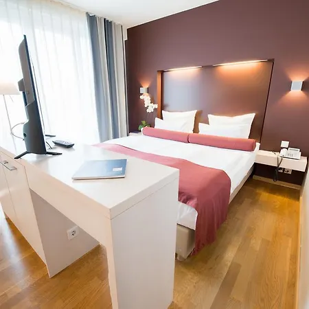 Nymphe Strandhotel & Apartments-3